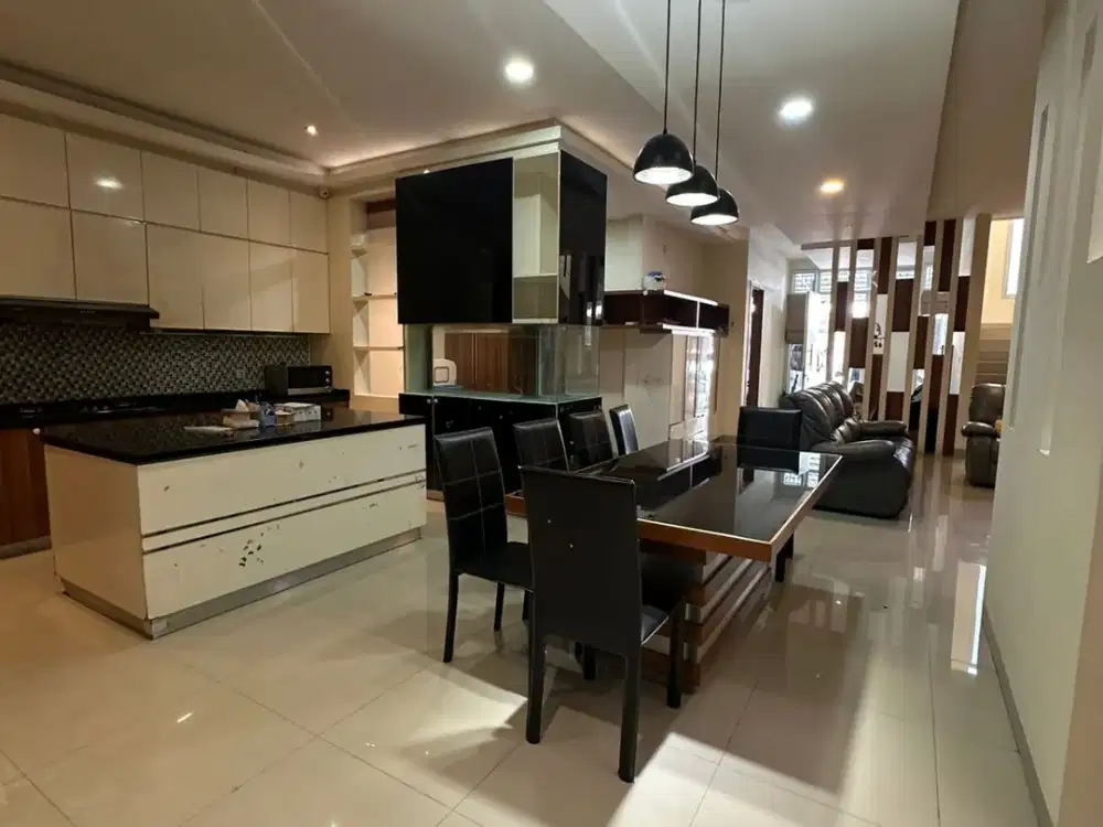 Rumah disewa Green Lake City