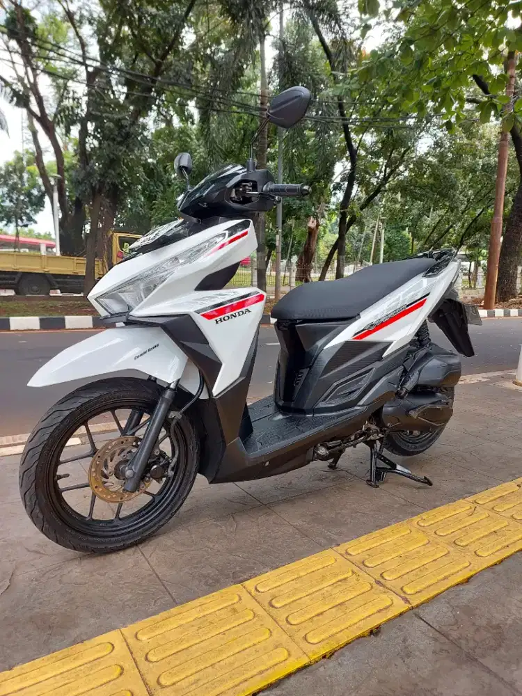 DIJUAL CASH HONDA VARIO 125 LED OLD CBS THN 2015 PAJAK IDUP SIAP PAKAI