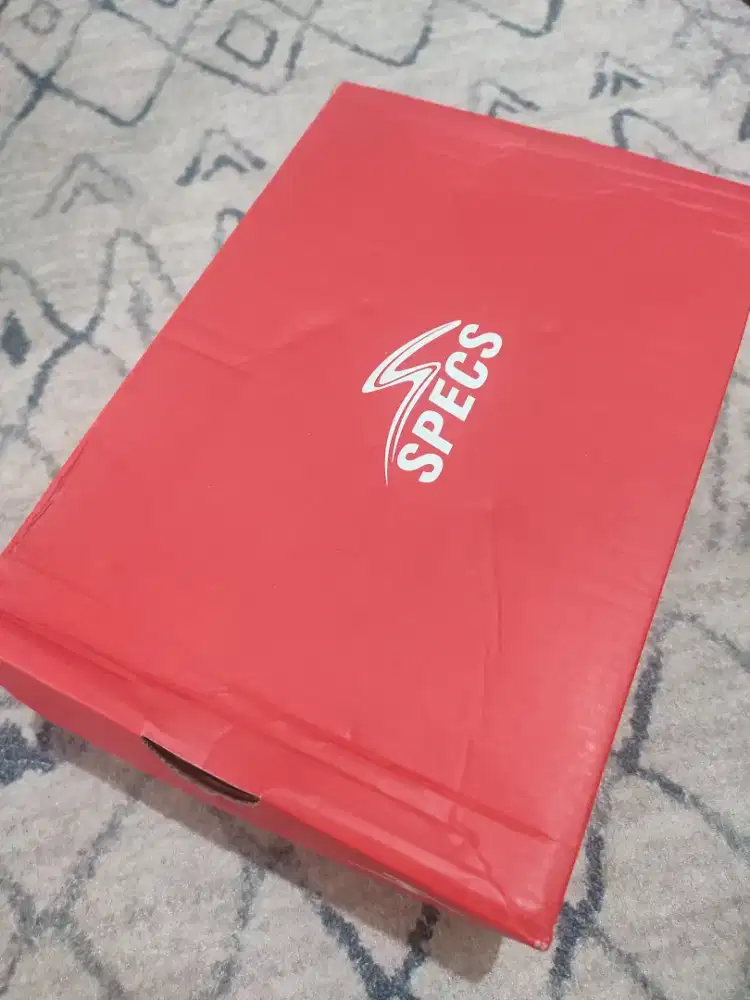 Jual sepatu bola specs baru karena kekecilan