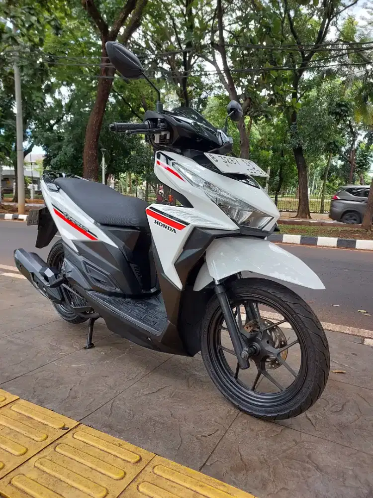 DIJUAL CASH HONDA VARIO LED OLD 125 CBS THN 2015 PAJAK IDUP SIAP PAKAI