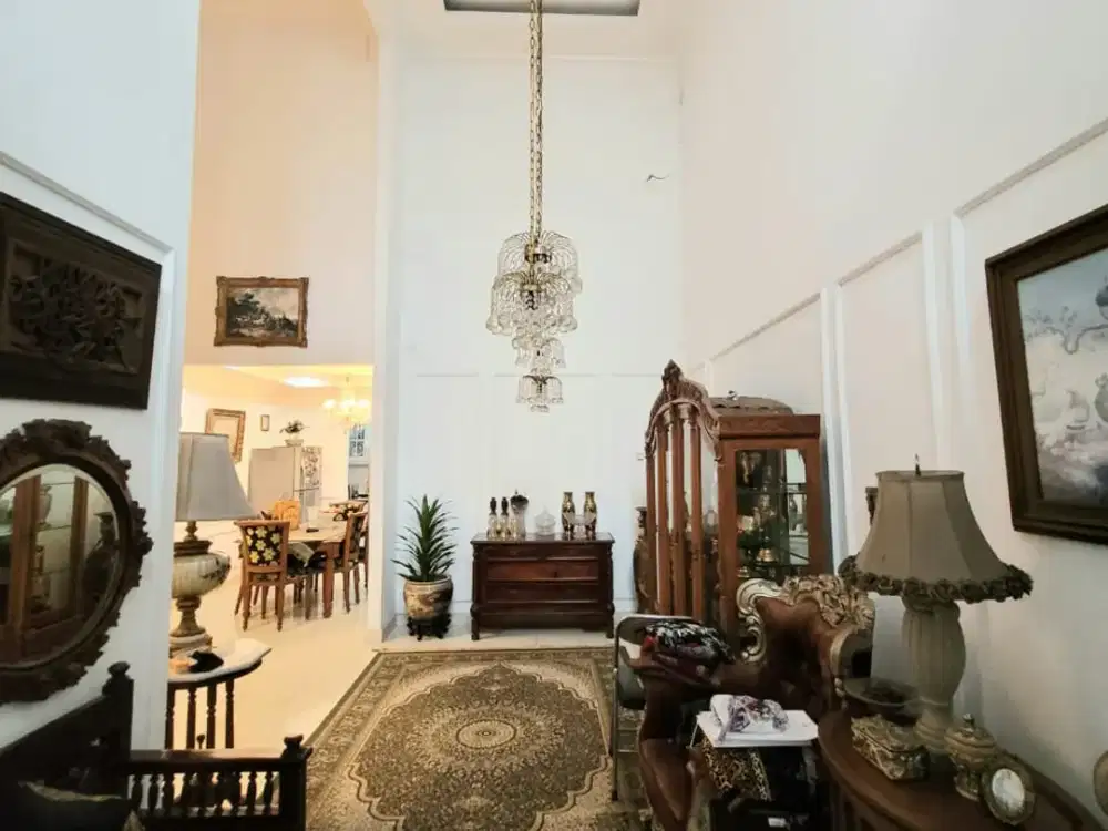 Dijual! Rumah Klasik yang Elegan di Bintaro Jaya - PR 15731
