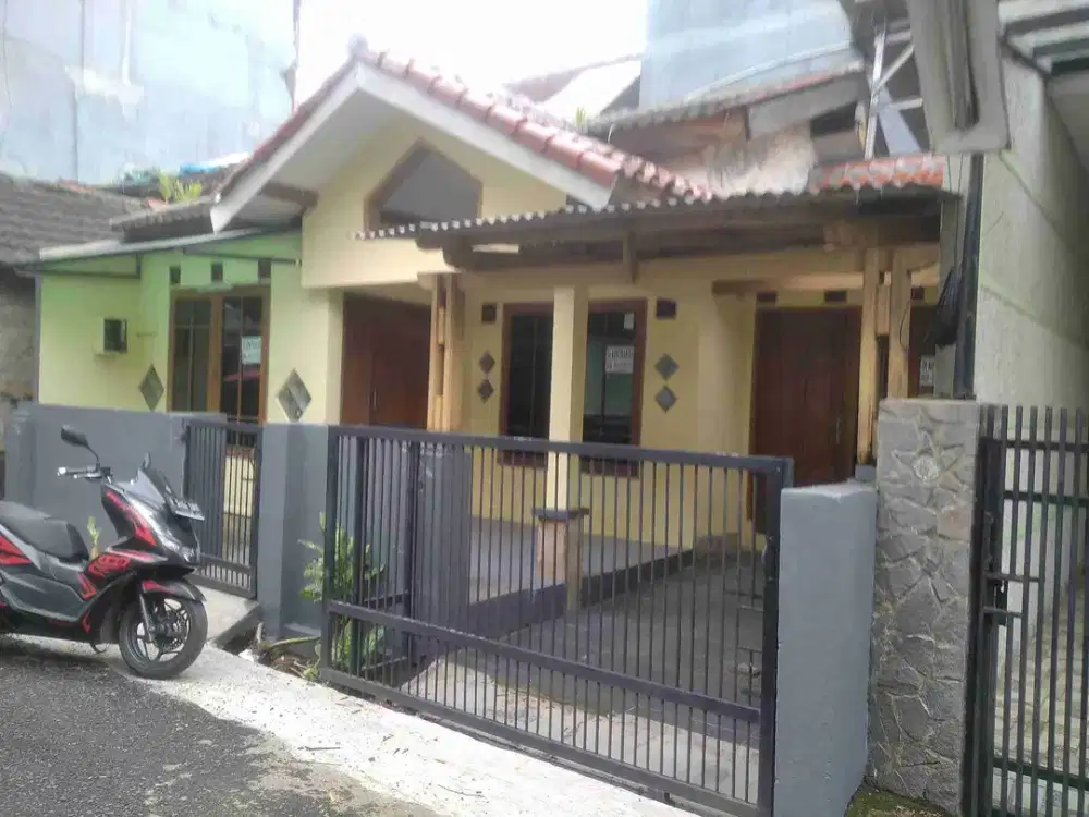 Di sewakan rumah di komplek Margahayu raya