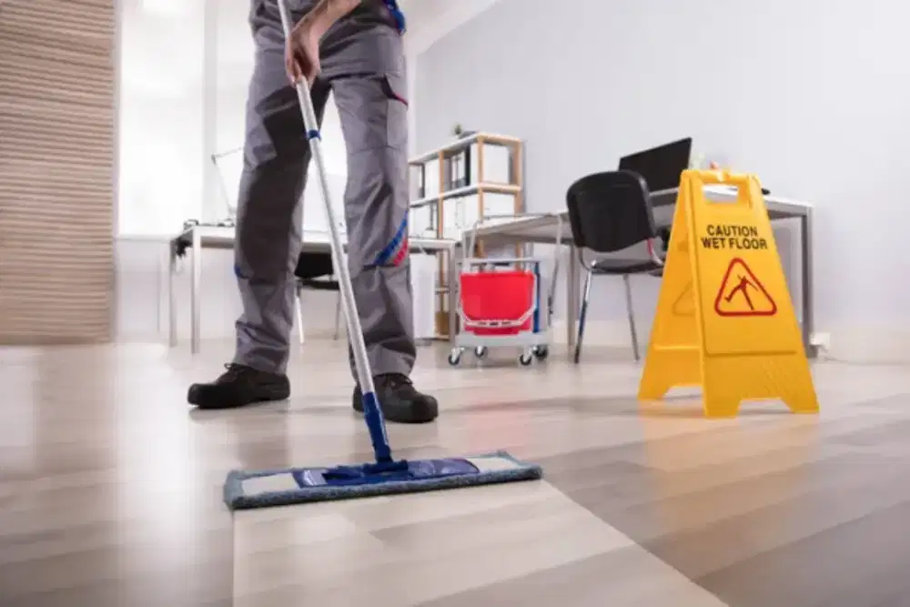 Dicari Cleaning Service untuk kantor Truk Kontainer di Surabaya