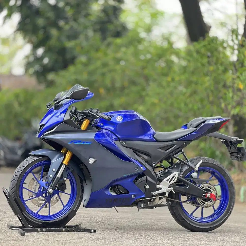 YAMAHA YZF R15 V4 BIRU 2023 KM 10K PAJAK PANJANG SIAP NGEBUT