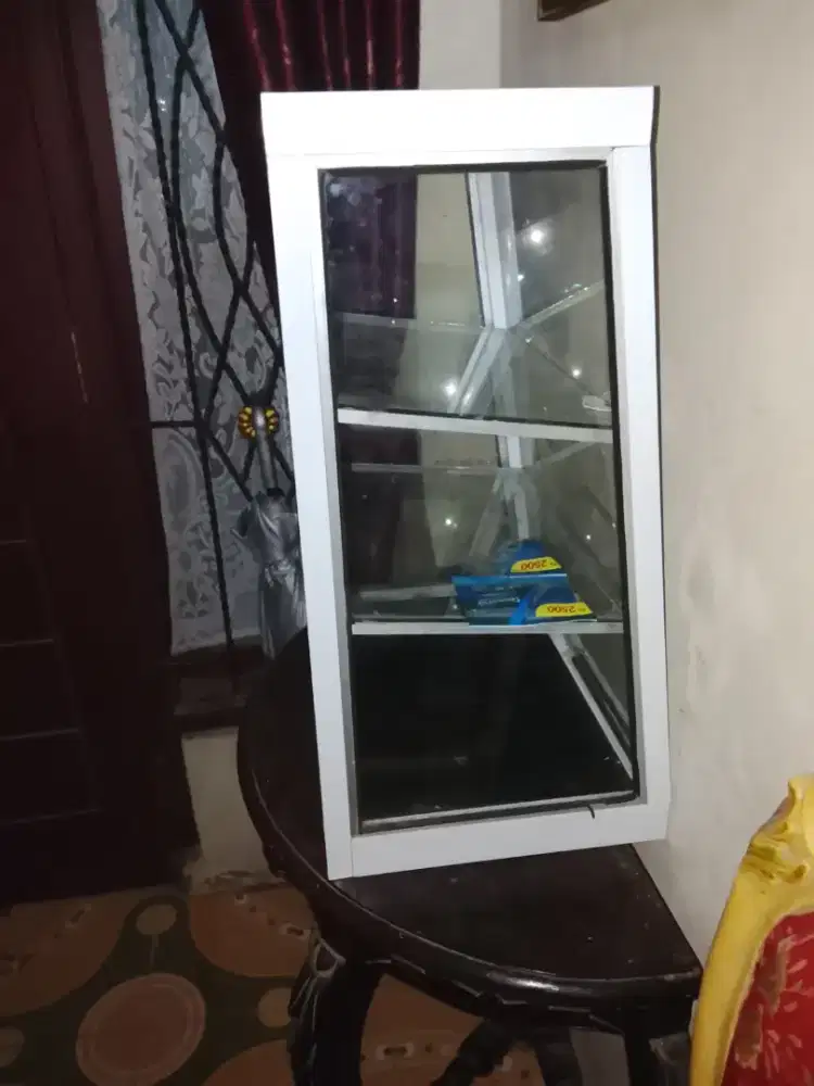 Etalase gorengan mulus kayak baru