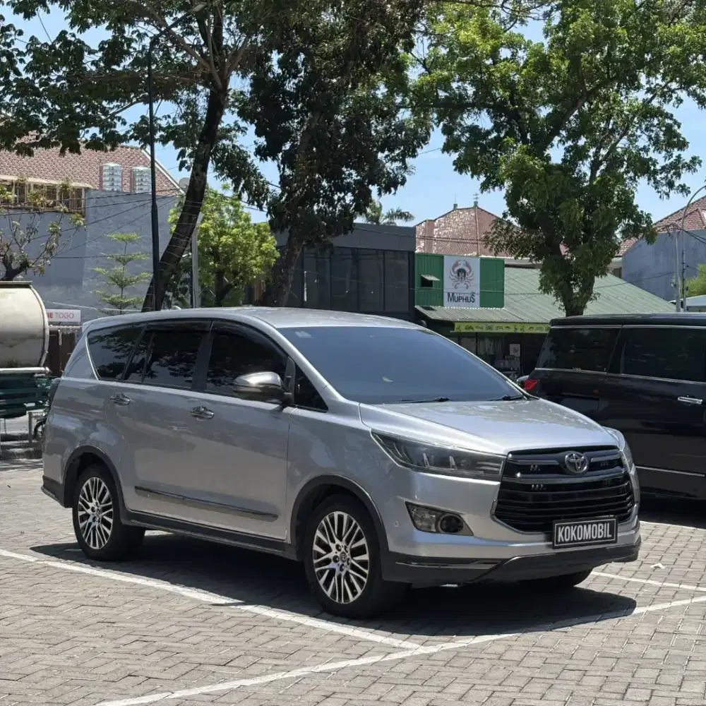 TOYOTA INNOVA V 2.4 DIESEL AT 2016