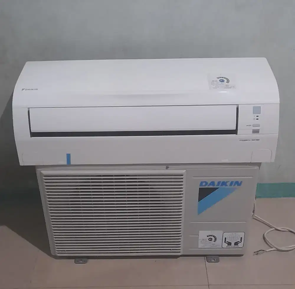 Jual ac daikin thialand 1pk+1/2 pk R32 masih mulus ori ful