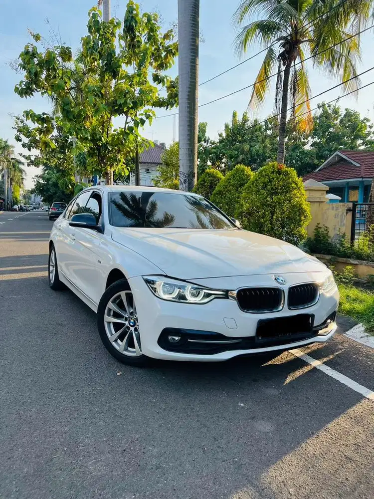 MURAH BMW 320i LCI F30 LOW KM ANTIK AN PRIBADI MULUS I DRIVE NEW B48