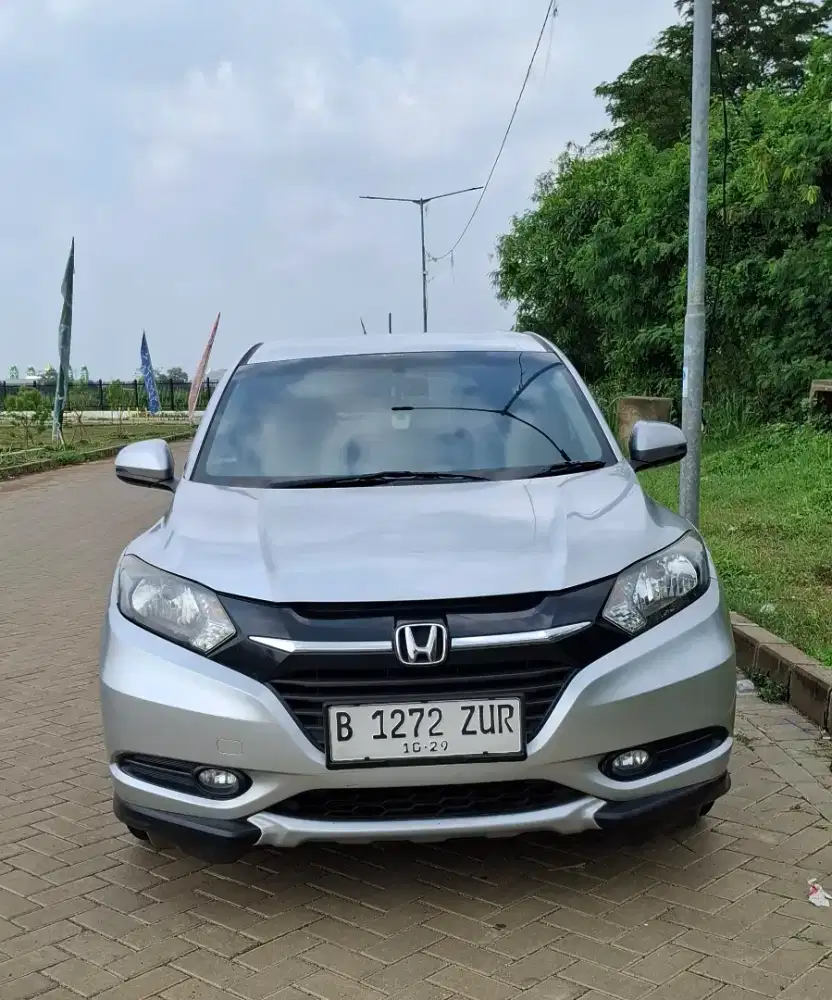 HONDA HRV 1.5 Type E Matik Th.  2015 Silver Metalik