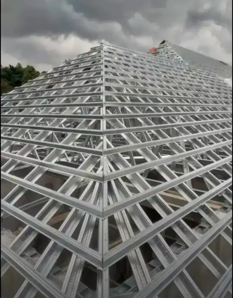 Renovasi bongkar pasang atap rumah
