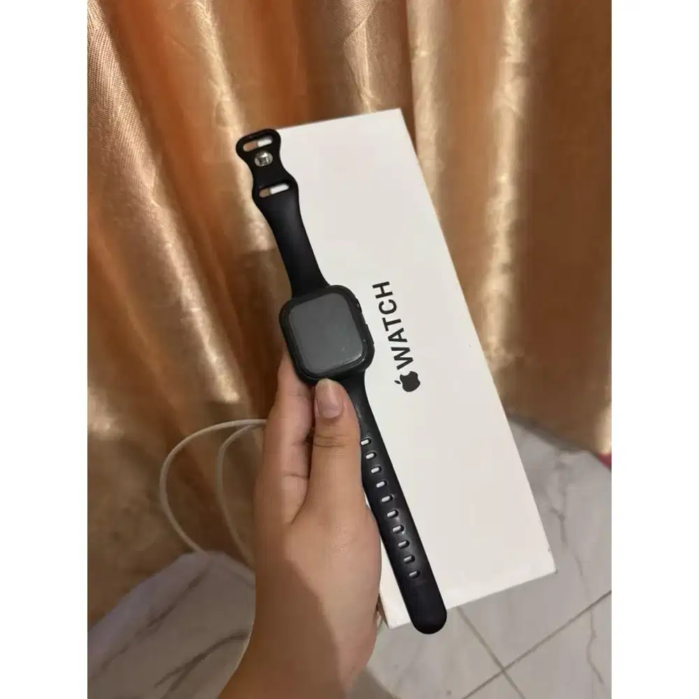 Preloved Apple Watch SE Gen 2 Garansi Apple 40mm Black 2024