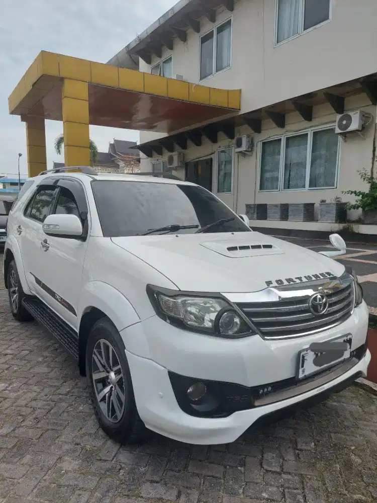 Fortuner 2011 tipe G matic kondisi super