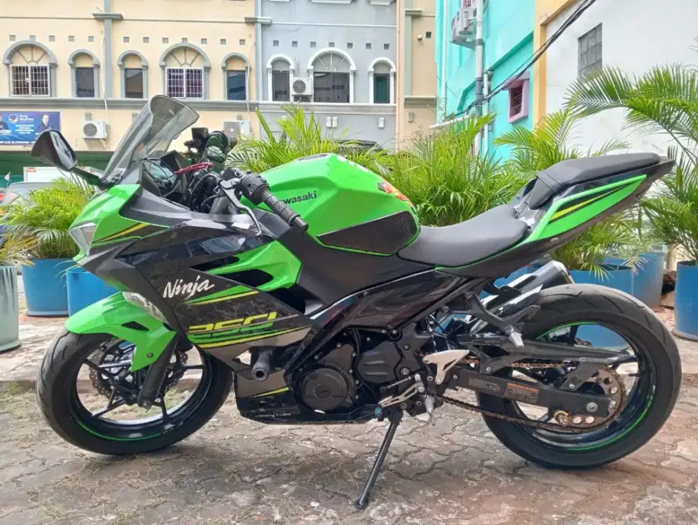 DP 1.500 Kawasaki Ninja 250 Tahun 2018