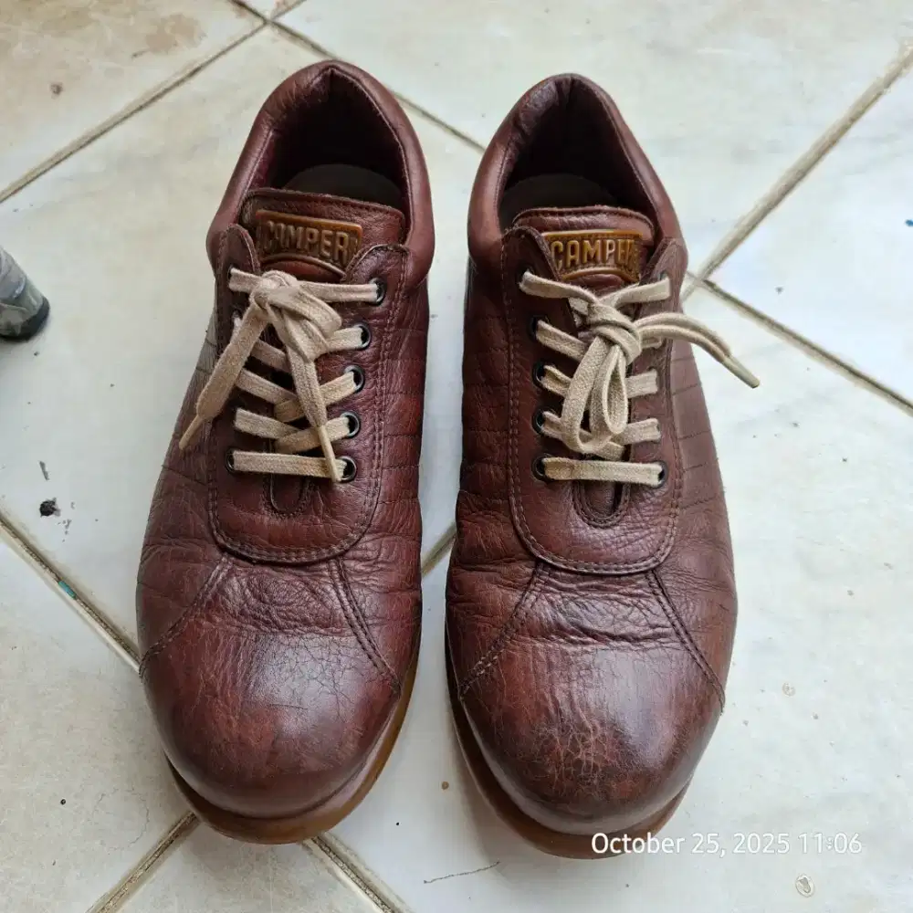second sepatu camper size 41 kulit
