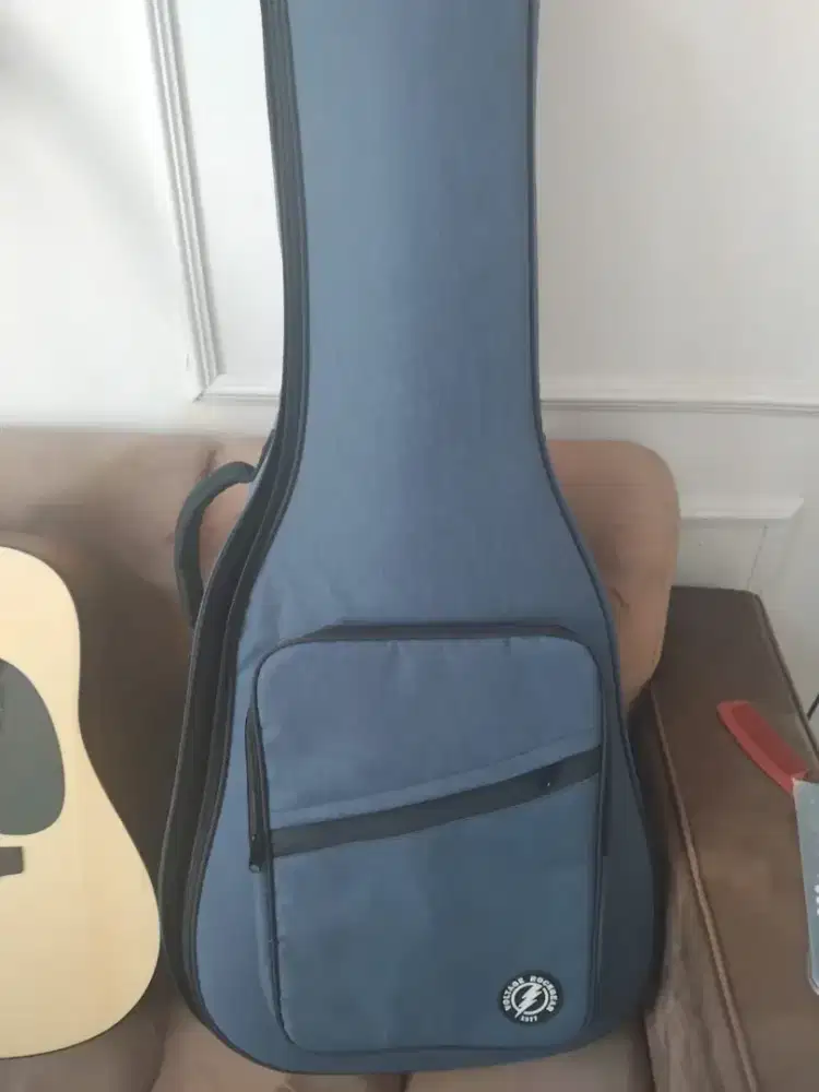Dijual gitar akustik