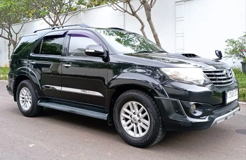Toyota Fortuner 2.5 G AT Diesel VNT TRD Sportivo 2013 Hitam Istimewa