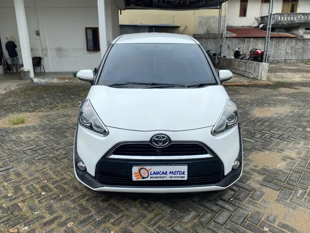 Toyota Sienta V 1.5 Manual