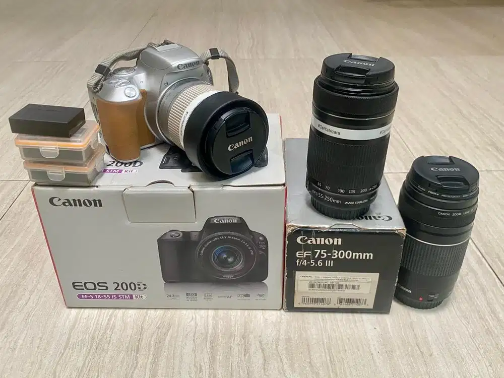 Canon EOS 200D  Kit + 2 Lensa