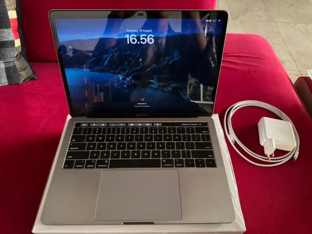 Mac Book Pro 2019 13,3 inch 8/512 Touchbar