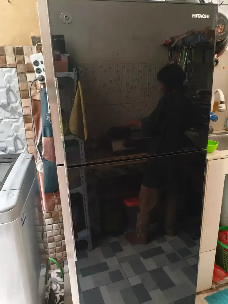 Kulkas Hitachi bekas big 340L