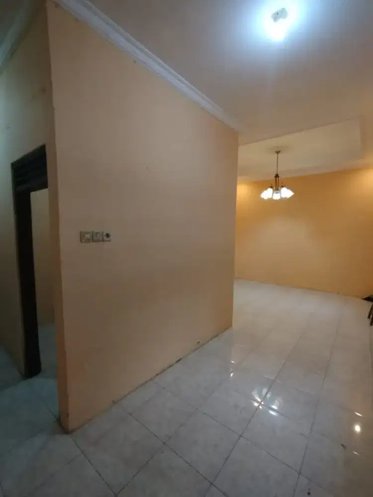 Dikontrakkan rumah 2 kamar pusat kota Solo banget