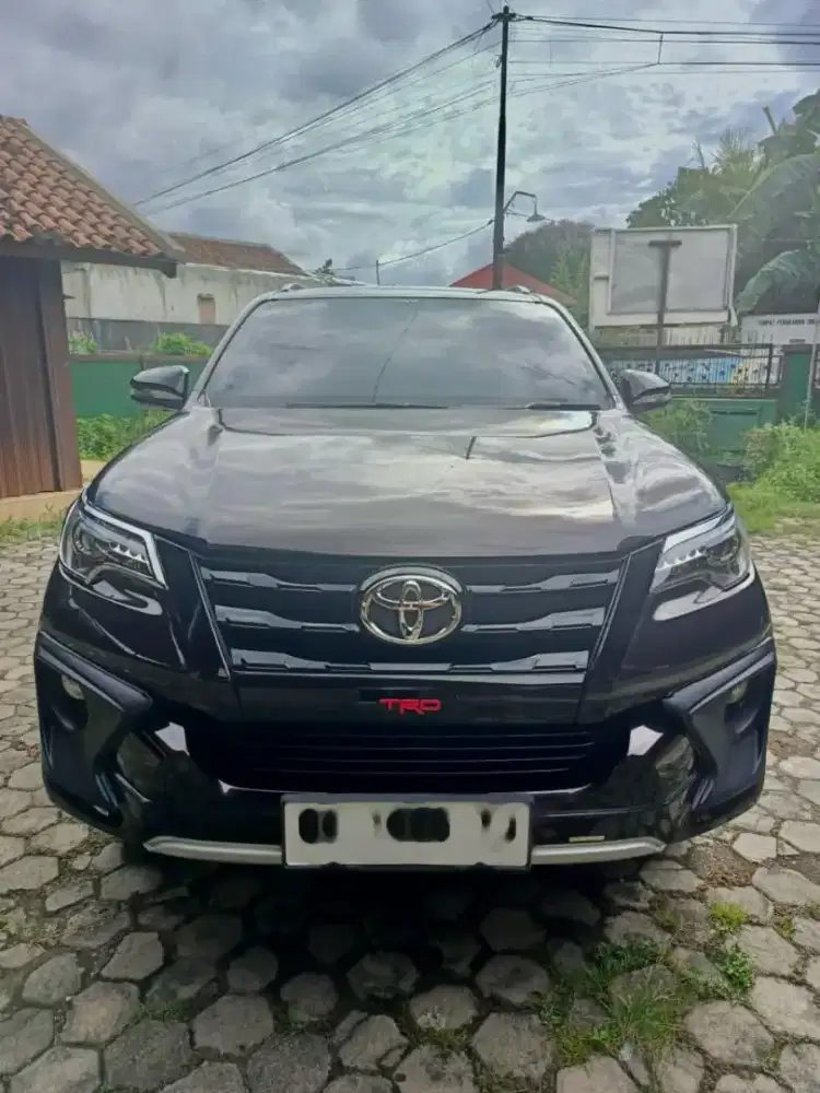 TOYOTA FORTUNER 2.4 TRD SPORTIVO AUTOMATIC DIESEL(SOLAR) TH. 2017
