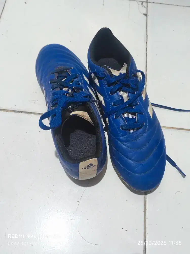 Sepatu bola anak Adidas ori