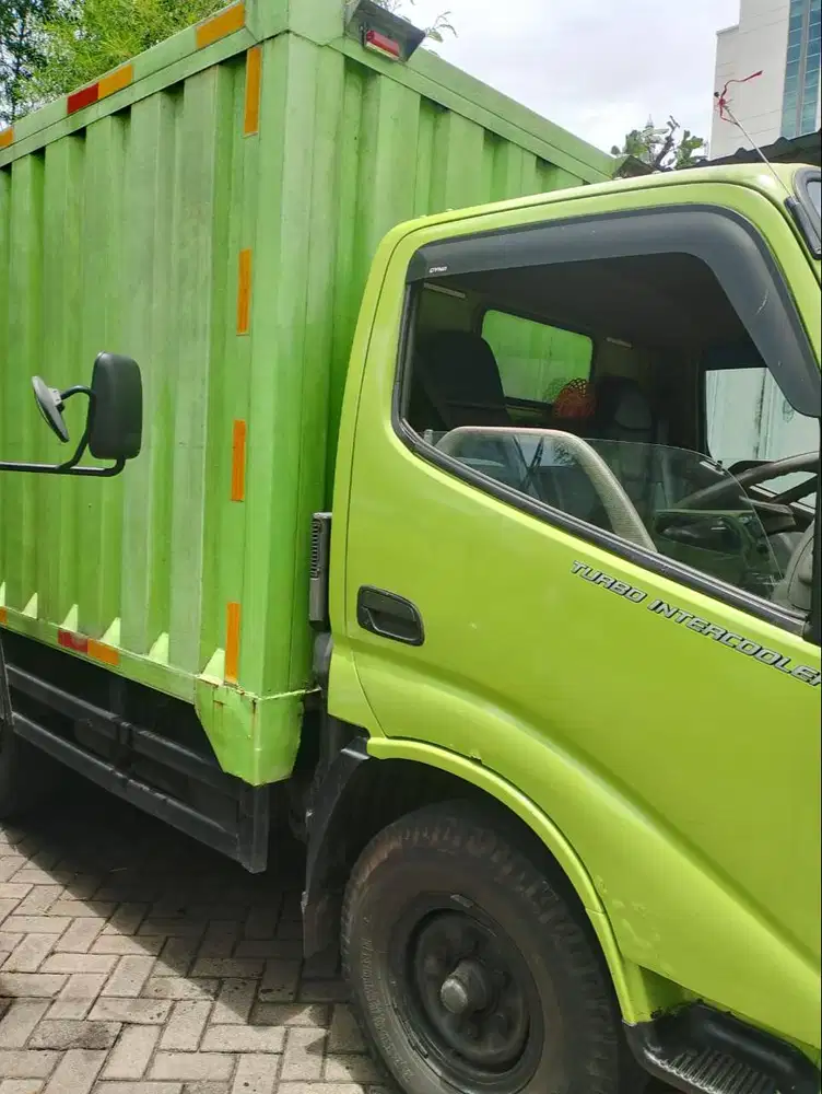 JUAL HINO DUTRO 2013 SECOND
