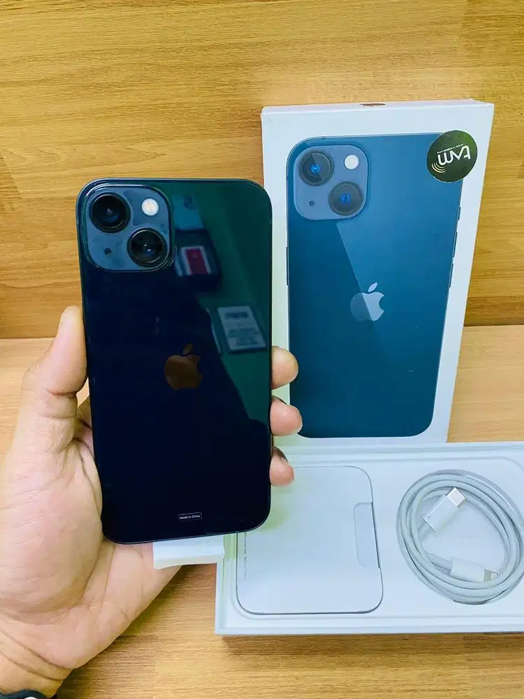 Iphone 13 128gb midnight garansi ibox