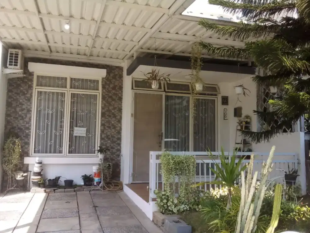 Disewakan Rumah Linkungan Asri Sentul City di Bojong Koneng