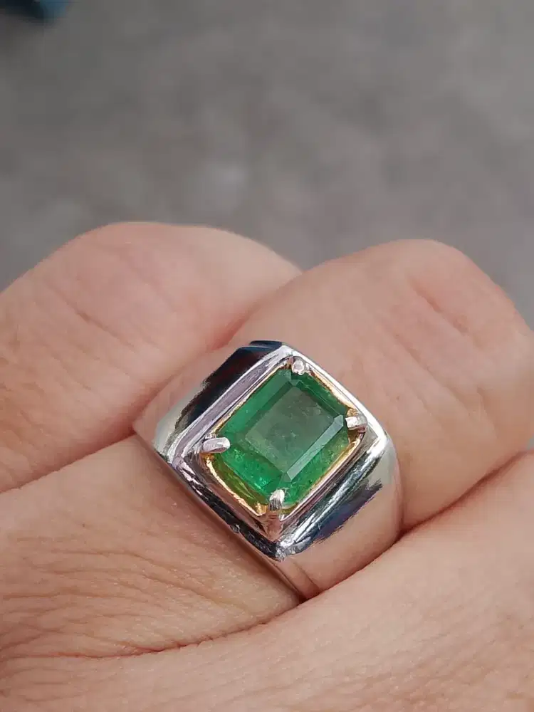 Natural Emerald [Beryl] - 2.07 CT