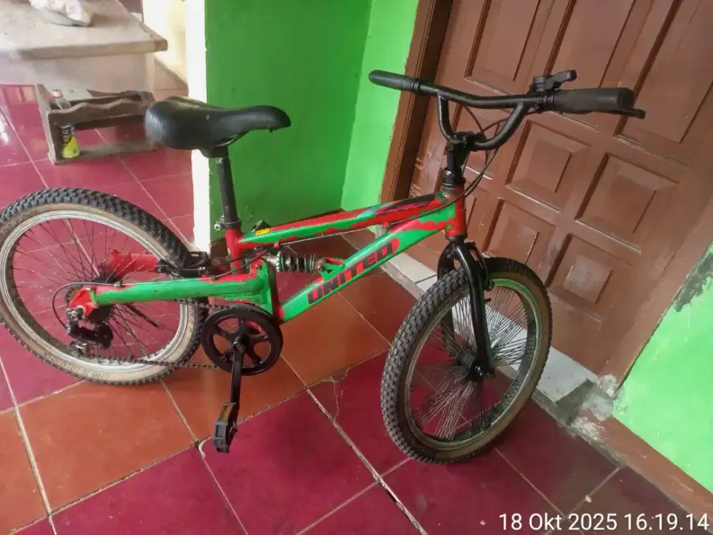 Sepeda gunung anak united