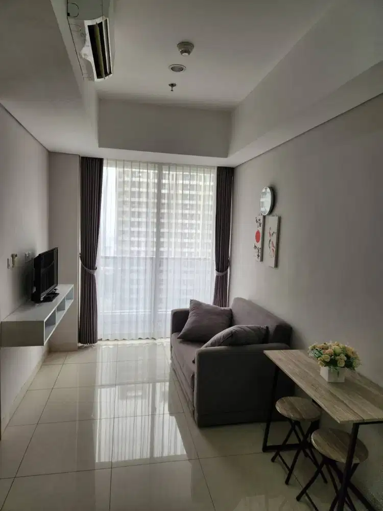 Dijual Apartemen 1 BR Fully Furnished Connected To Taman Anggrek Mall
