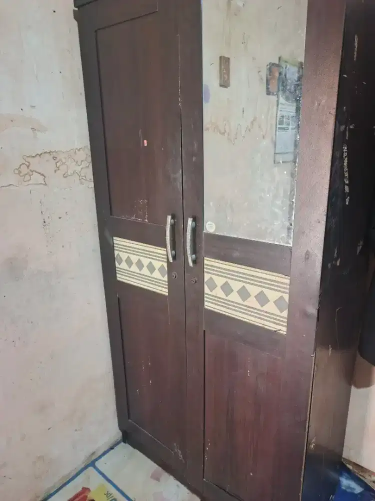 Di jual lemari dua pintu jual cepat karna mau plang kampung