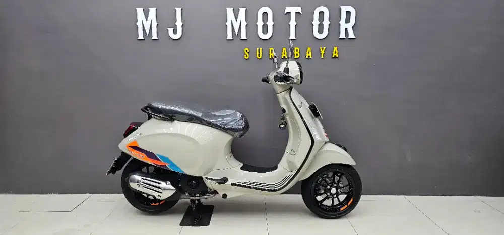 Piaggio Vespa Primavera tahun 2023 // KREDIT DP 8 Jt