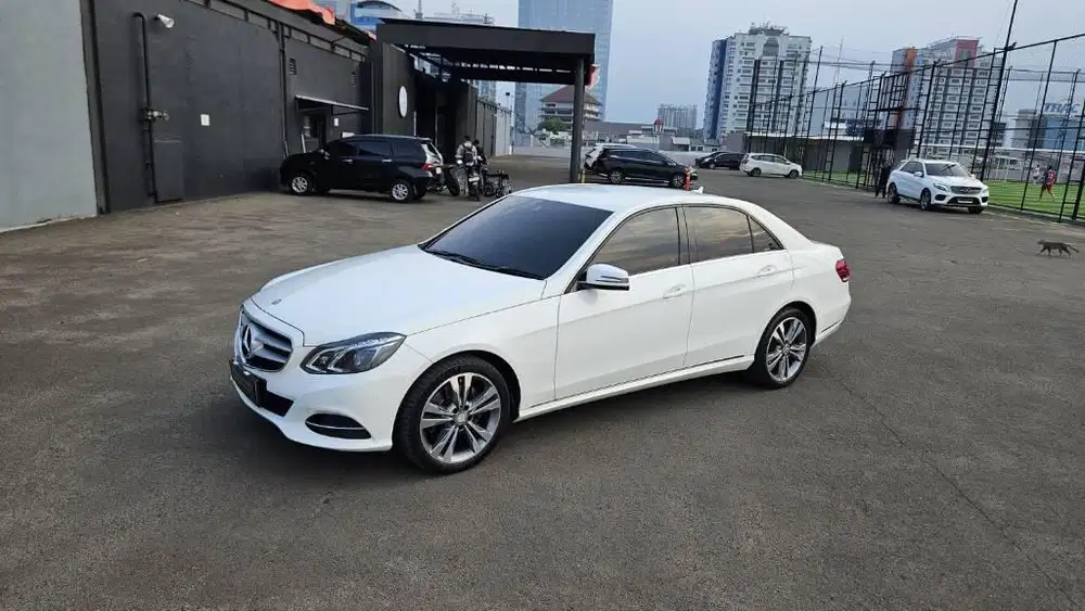 Mercedez Benz E250 AVG Nik 2014 Antik LOW KM