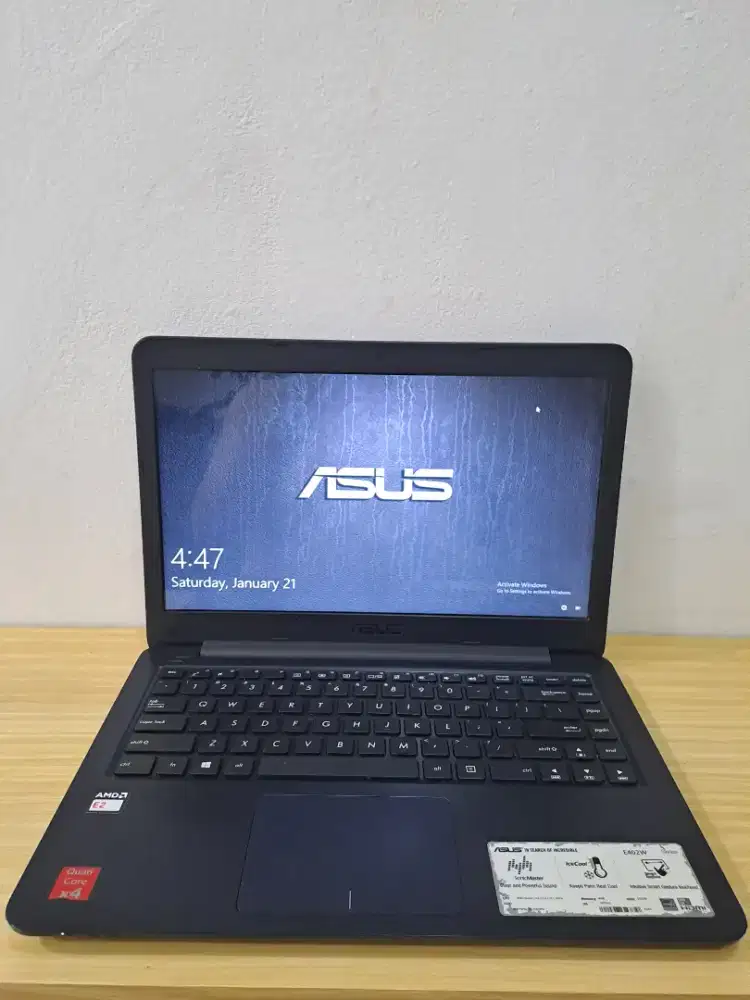 Asus slim tipis warna biru navy