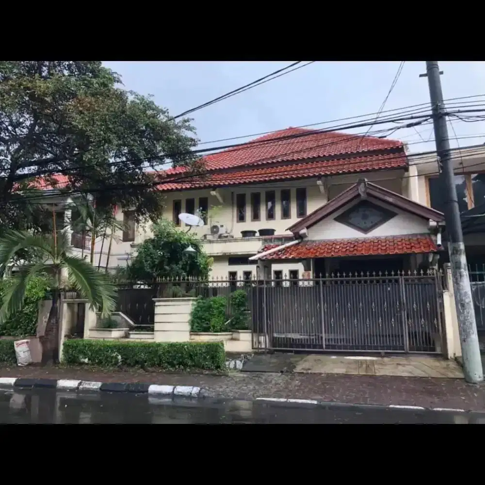 Di jual rumah strategis