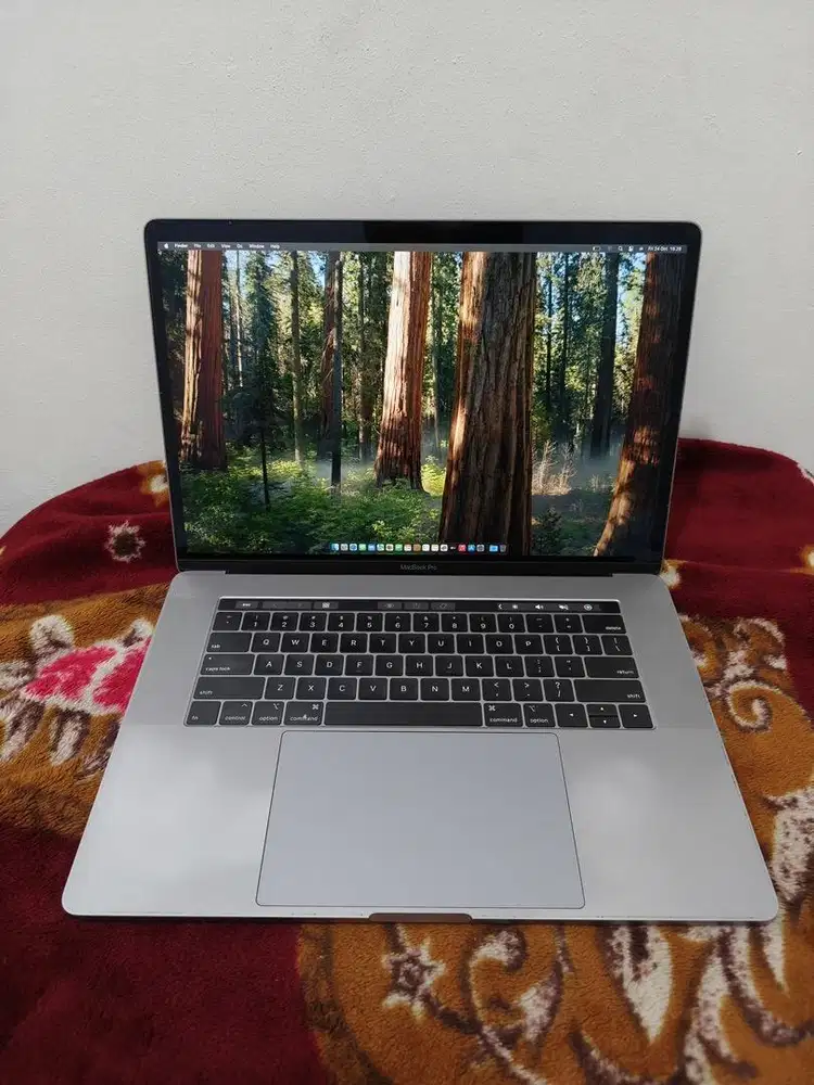 MACBOOK PRO 15INCH 2019 TOUCHBAR I7