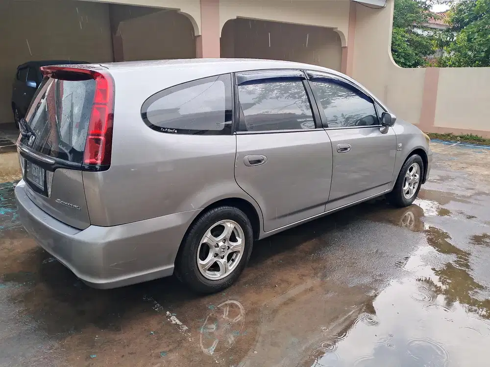 Honda Stream 2006 Bensin 1.7 MT