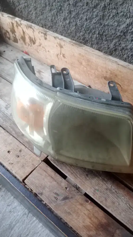 lampu depan apv megacarry