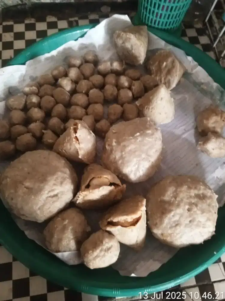 Cari pramusaji bakso dan mie ayam keliling