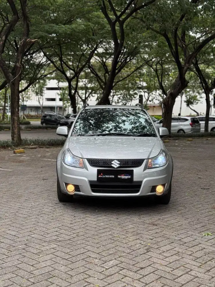 SUZUKI SX4 MATIC 2012 SILVER PROMO DP MINIM 2 JUTA