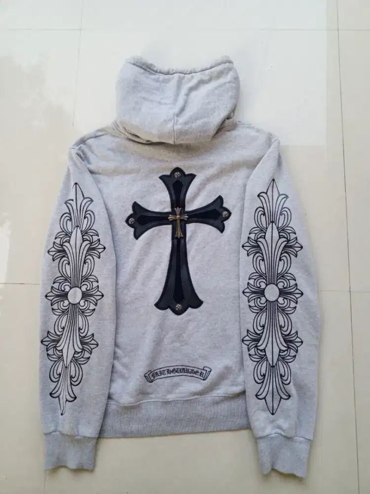 jaket salib besi