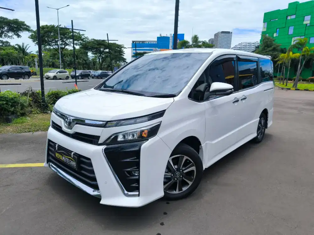 ISTIMEWA!! PAJAK PANJANG!! KREDIT DP SUKA-SUKA Toyota Voxy 2.0 AT 2018