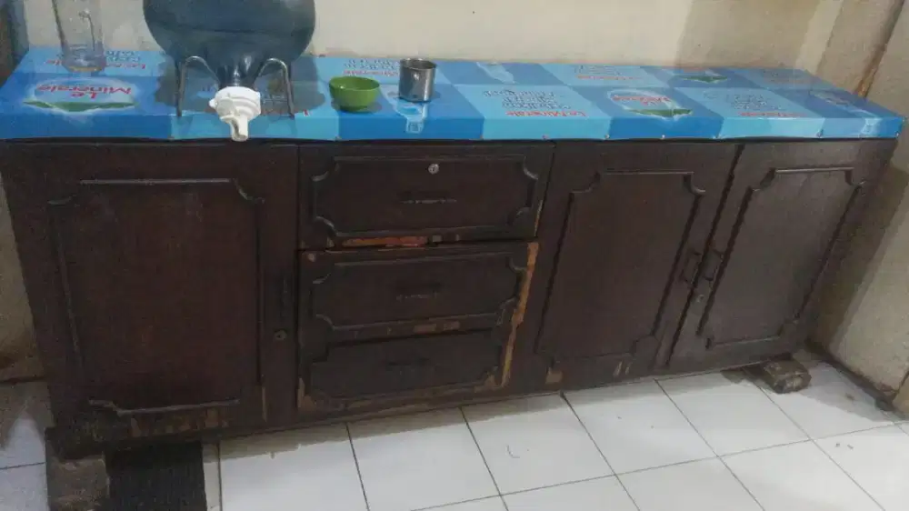 Lemari Kayu Jati