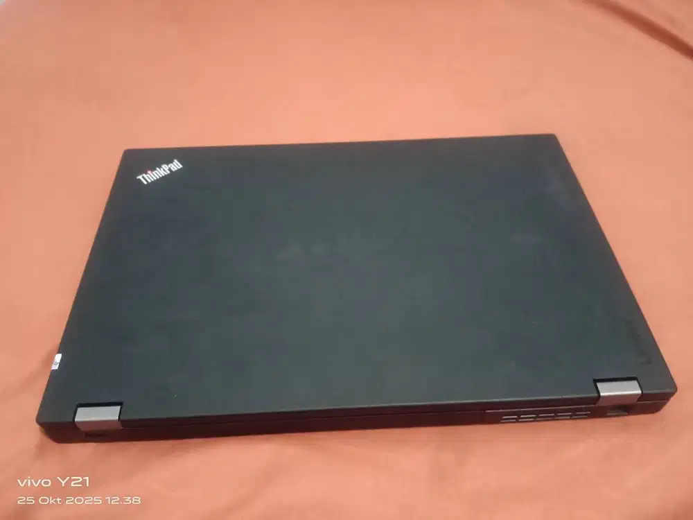 Laptop Lenovo, Ram 8, pemakaian baru 3 bulan.