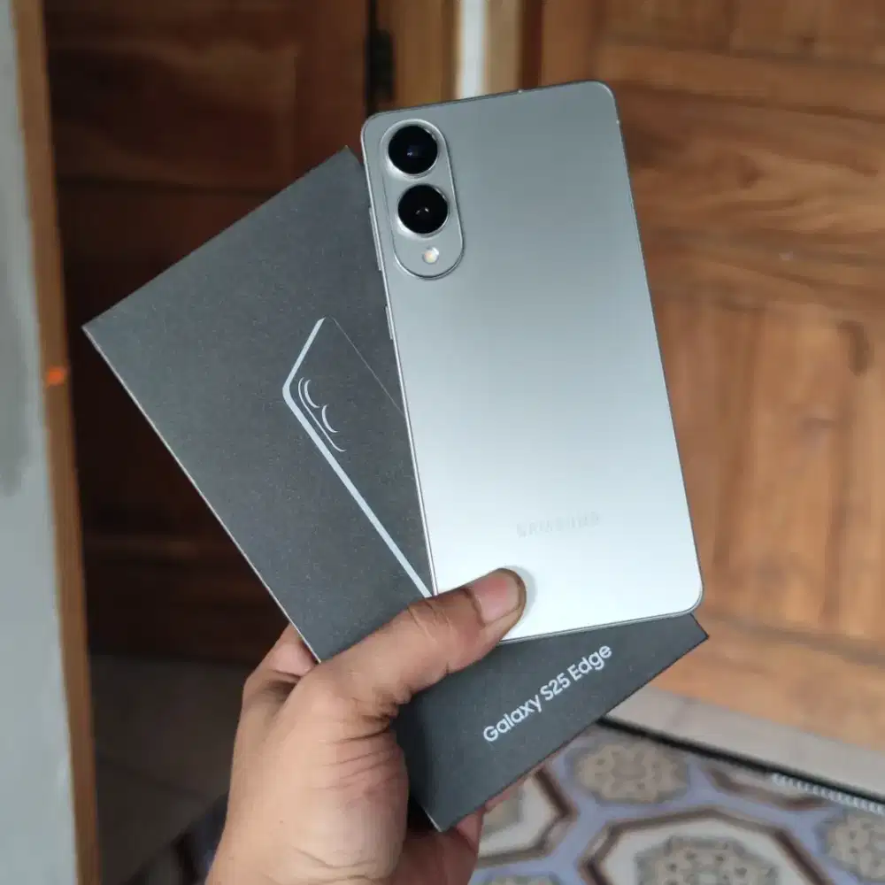 Samsung S25 Edge 12/256GB Like New