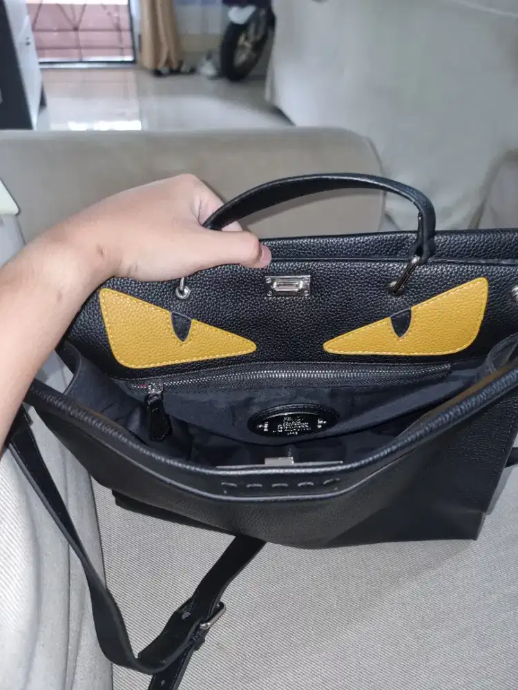 Tas Fendi Peekaboo Leather Black