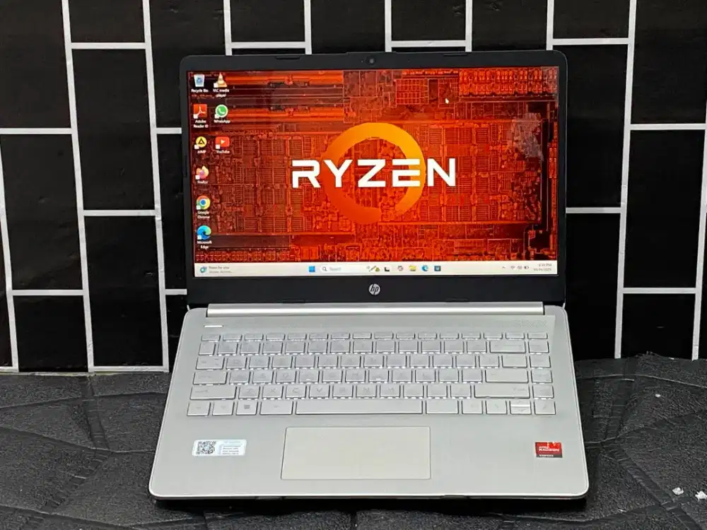 Laptop HP 14s- fq1xxx AMD Ryzen 3 5300U w/RAM 16GB/ SSD 512GB